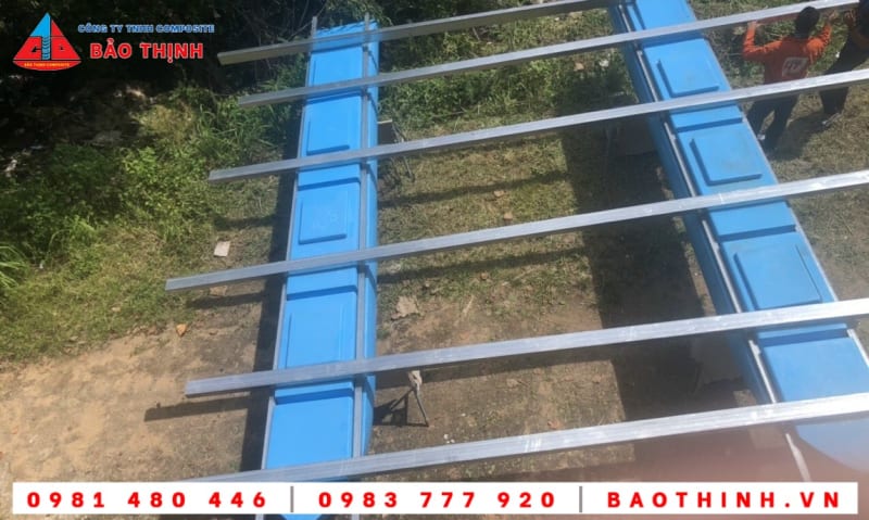 Ứng dụng sản phẩm phao nổi composite trong ngành du lịch, vận tải 16 Phao nổi hai thân - Ứng dụng sản phẩm phao nổi composite trong ngành du lịch, vận tải
