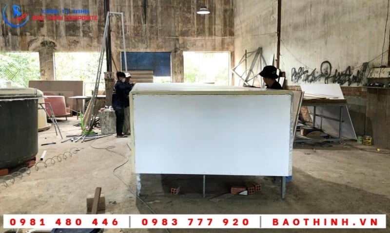 Lắp đặt hồ bơi composite nguyên khối tại TPHCM