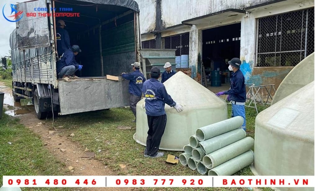 Bồn composite được lắp ráp tại Công ty Việt Úc - Bến Tre