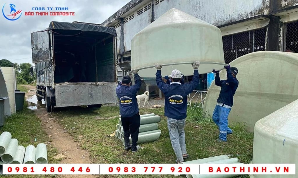 Bồn composite được lắp ráp tại Công ty Việt Úc - Bến Tre