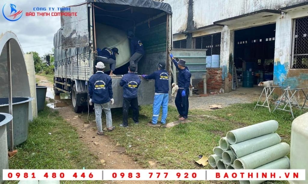 Bồn composite được lắp ráp tại Công ty Việt Úc - Bến Tre