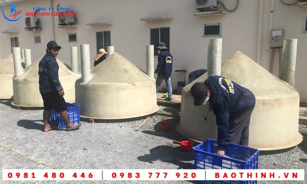Bồn composite được lắp ráp chân tại Công ty Việt Úc - Cà Mau