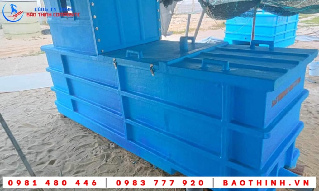 Lắp ráp bồn composite vận chuyển tôm post tại Việt Úc - Phù Mỹ